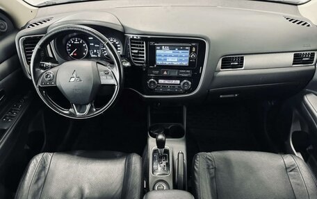 Mitsubishi Outlander III рестайлинг 3, 2015 год, 1 990 000 рублей, 9 фотография