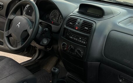 Mitsubishi Space Star I рестайлинг, 2004 год, 230 000 рублей, 13 фотография