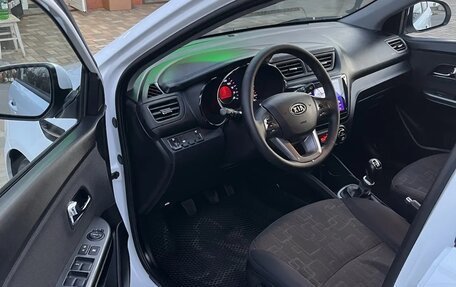 KIA Rio III рестайлинг, 2012 год, 1 000 000 рублей, 2 фотография