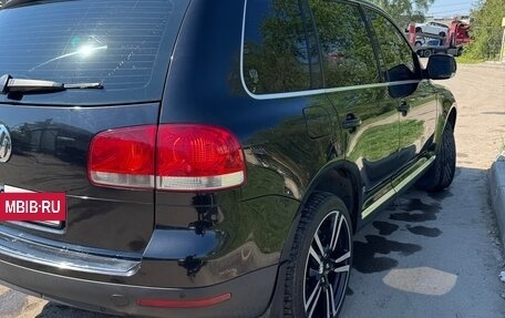 Volkswagen Touareg III, 2005 год, 800 000 рублей, 3 фотография