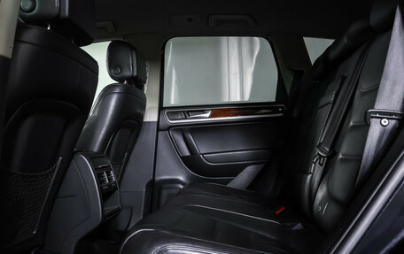 Volkswagen Touareg III, 2010 год, 1 990 000 рублей, 12 фотография