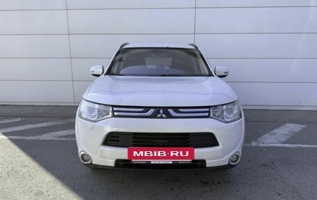Mitsubishi Outlander III рестайлинг 3, 2013 год, 1 426 000 рублей, 2 фотография