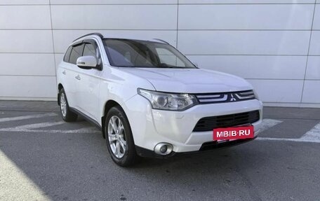 Mitsubishi Outlander III рестайлинг 3, 2013 год, 1 426 000 рублей, 3 фотография