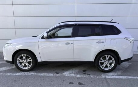 Mitsubishi Outlander III рестайлинг 3, 2013 год, 1 426 000 рублей, 9 фотография