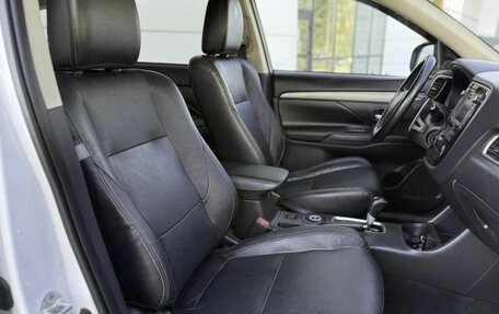 Mitsubishi Outlander III рестайлинг 3, 2013 год, 1 426 000 рублей, 17 фотография