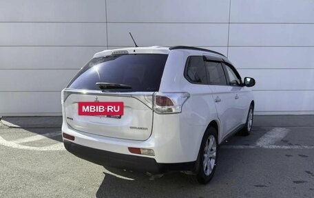 Mitsubishi Outlander III рестайлинг 3, 2013 год, 1 426 000 рублей, 5 фотография