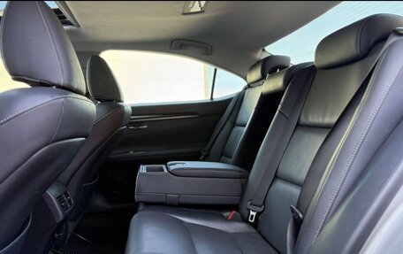 Lexus ES VII, 2017 год, 2 300 000 рублей, 9 фотография