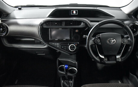 Toyota Aqua I, 2019 год, 1 350 000 рублей, 10 фотография