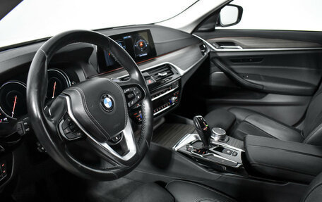 BMW 5 серия, 2018 год, 3 900 000 рублей, 9 фотография