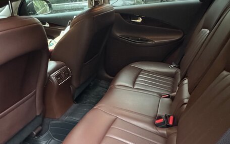 Infiniti QX50 I рестайлинг, 2017 год, 2 300 000 рублей, 13 фотография