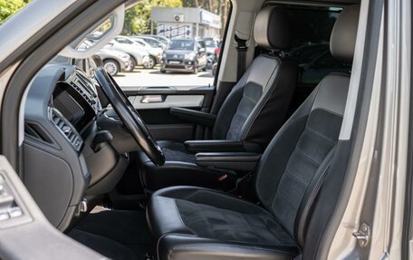Volkswagen Multivan T6 рестайлинг, 2018 год, 4 399 000 рублей, 12 фотография