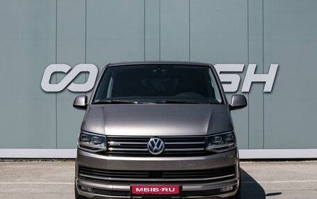 Volkswagen Multivan T6 рестайлинг, 2018 год, 4 399 000 рублей, 3 фотография