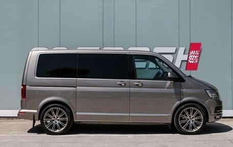 Volkswagen Multivan T6 рестайлинг, 2018 год, 4 399 000 рублей, 5 фотография
