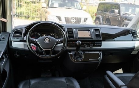 Volkswagen Multivan T6 рестайлинг, 2018 год, 4 399 000 рублей, 7 фотография