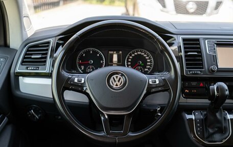 Volkswagen Multivan T6 рестайлинг, 2018 год, 4 399 000 рублей, 15 фотография