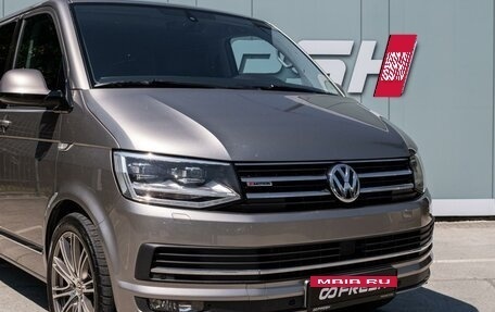 Volkswagen Multivan T6 рестайлинг, 2018 год, 4 399 000 рублей, 6 фотография