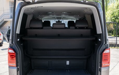 Volkswagen Multivan T6 рестайлинг, 2018 год, 4 399 000 рублей, 26 фотография