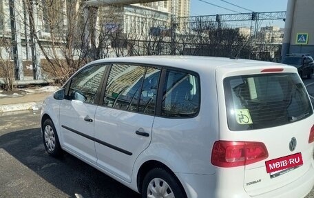Volkswagen Touran III, 2010 год, 760 000 рублей, 4 фотография