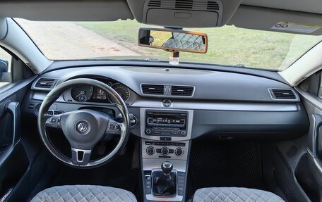 Volkswagen Passat B7, 2011 год, 860 000 рублей, 13 фотография