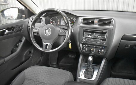 Volkswagen Jetta VI, 2012 год, 959 999 рублей, 10 фотография