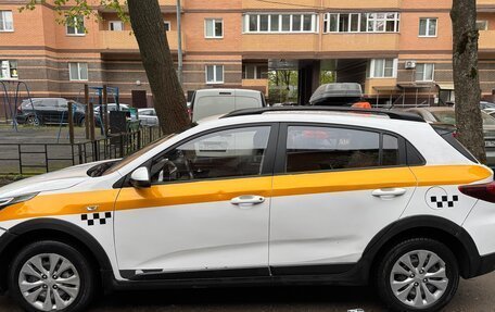KIA Rio IV, 2021 год, 1 020 000 рублей, 1 фотография