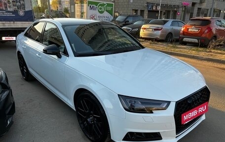 Audi A4, 2018 год, 2 500 000 рублей, 3 фотография