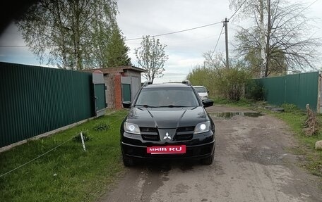 Mitsubishi Outlander III рестайлинг 3, 2004 год, 800 000 рублей, 2 фотография