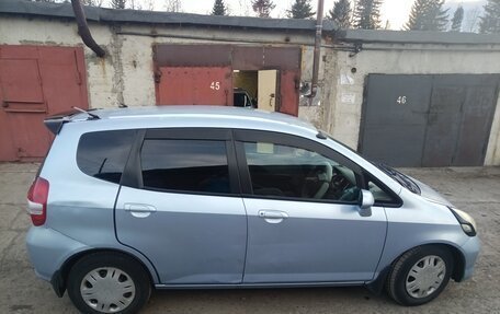 Honda Fit III, 2001 год, 400 000 рублей, 4 фотография