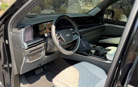Cadillac Escalade V, 2025 год, 18 900 000 рублей, 10 фотография