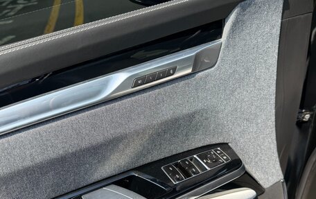 Cadillac Escalade V, 2025 год, 18 900 000 рублей, 16 фотография