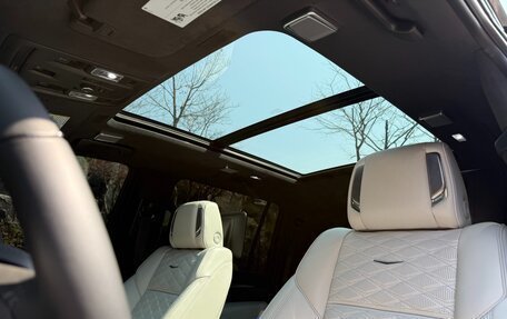 Cadillac Escalade V, 2025 год, 18 900 000 рублей, 19 фотография