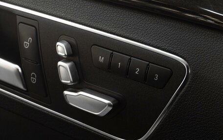 Mercedes-Benz E-Класс, 2013 год, 3 129 000 рублей, 29 фотография
