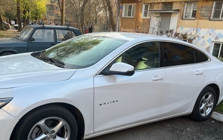 Chevrolet Malibu IX, 2017 год, 850 000 рублей, 5 фотография