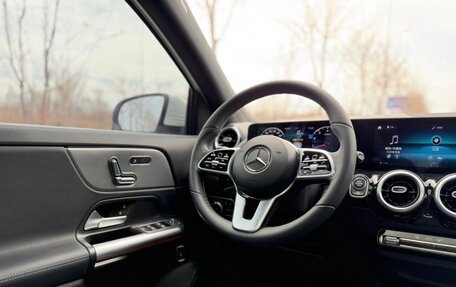 Mercedes-Benz GLA, 2022 год, 2 750 000 рублей, 14 фотография