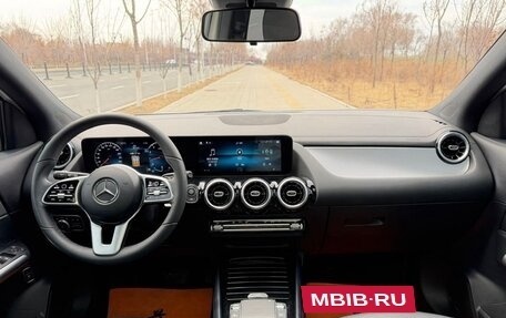 Mercedes-Benz GLA, 2022 год, 2 750 000 рублей, 10 фотография