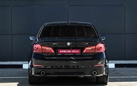 BMW 5 серия, 2019 год, 3 294 000 рублей, 4 фотография