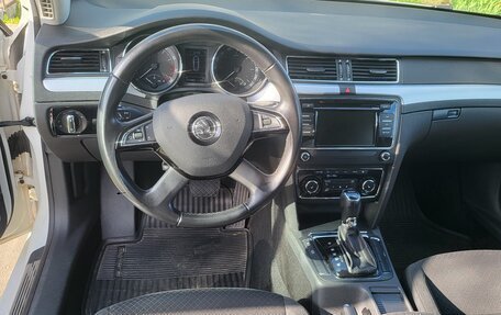 Skoda Superb III рестайлинг, 2013 год, 1 300 000 рублей, 18 фотография