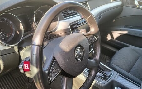 Skoda Superb III рестайлинг, 2013 год, 1 300 000 рублей, 24 фотография