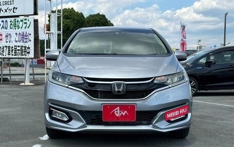 Honda Fit III, 2018 год, 810 000 рублей, 2 фотография