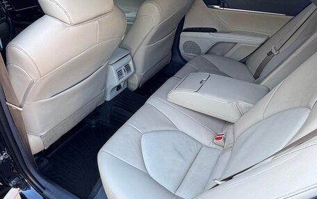 Toyota Camry, 2018 год, 2 550 000 рублей, 10 фотография