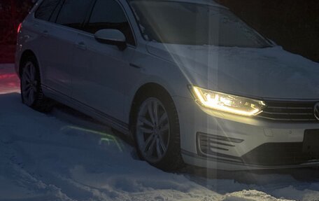 Volkswagen Passat B8 рестайлинг, 2016 год, 1 930 000 рублей, 3 фотография