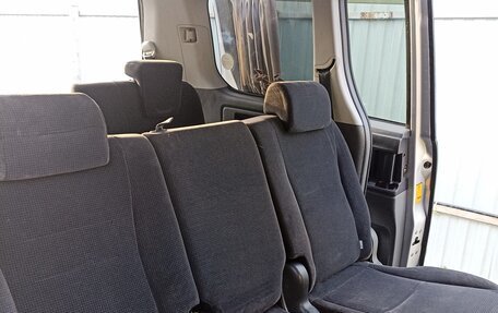 Toyota Noah III, 2010 год, 1 400 000 рублей, 13 фотография