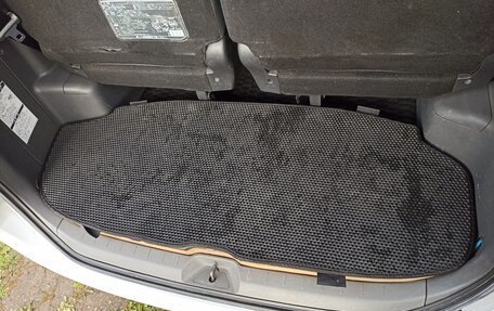 Toyota Noah III, 2010 год, 1 400 000 рублей, 19 фотография