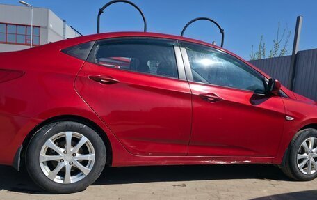 Hyundai Solaris II рестайлинг, 2011 год, 600 000 рублей, 1 фотография