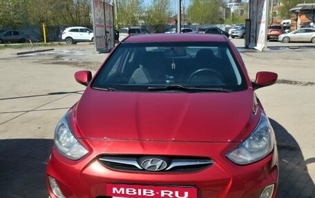 Hyundai Solaris II рестайлинг, 2011 год, 600 000 рублей, 2 фотография