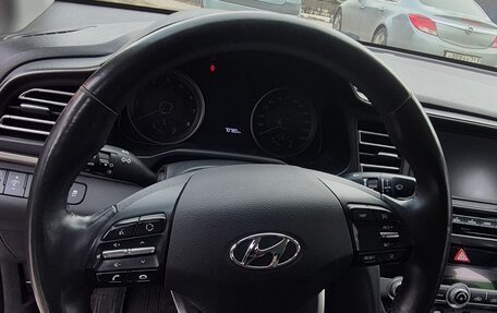 Hyundai Elantra VI рестайлинг, 2019 год, 1 700 000 рублей, 16 фотография