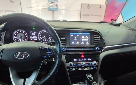 Hyundai Elantra VI рестайлинг, 2019 год, 1 700 000 рублей, 15 фотография