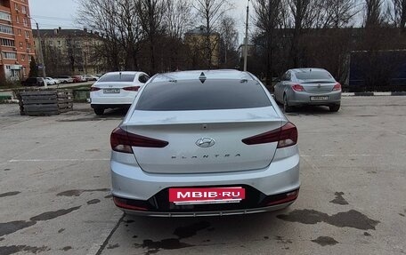 Hyundai Elantra VI рестайлинг, 2019 год, 1 700 000 рублей, 5 фотография