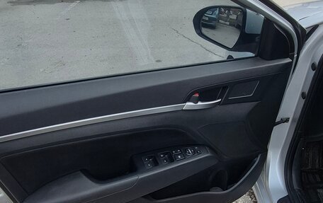 Hyundai Elantra VI рестайлинг, 2019 год, 1 700 000 рублей, 18 фотография