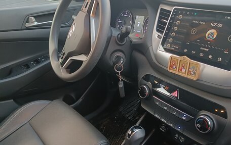 Hyundai Tucson III, 2018 год, 1 820 000 рублей, 21 фотография
